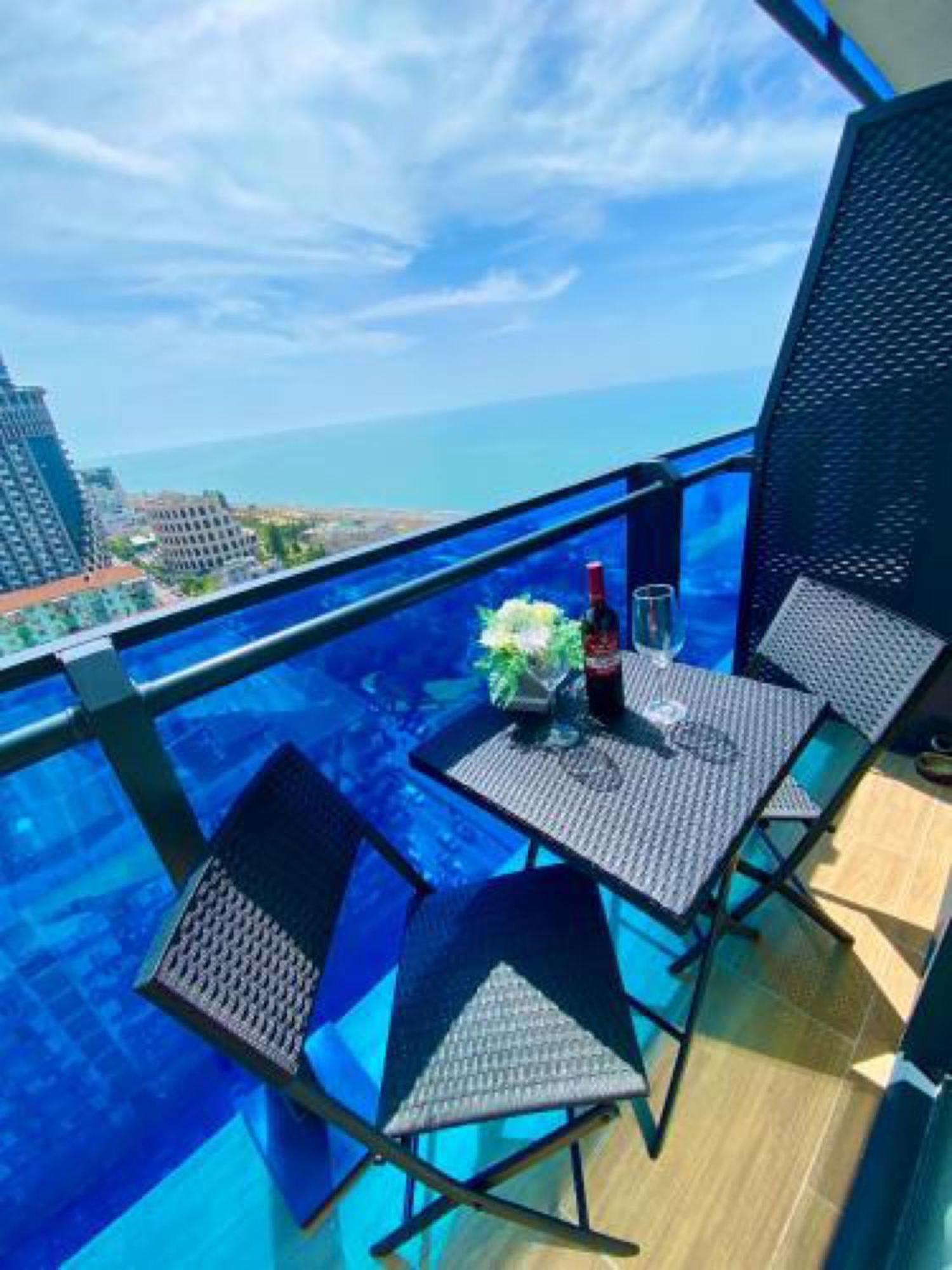 Orbi City Sea View Aparthotel Batumi Esterno foto