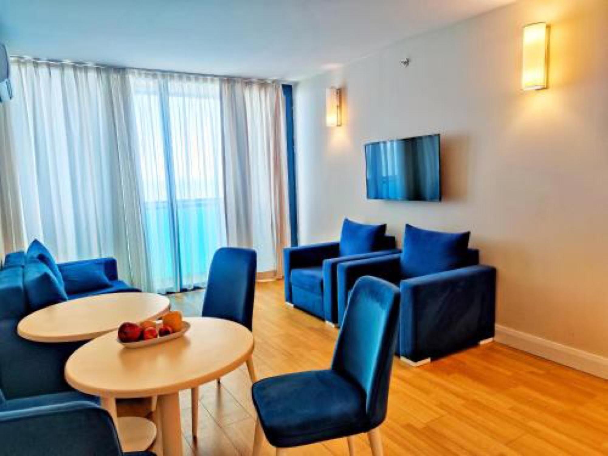 Orbi City Sea View Aparthotel Batumi Esterno foto