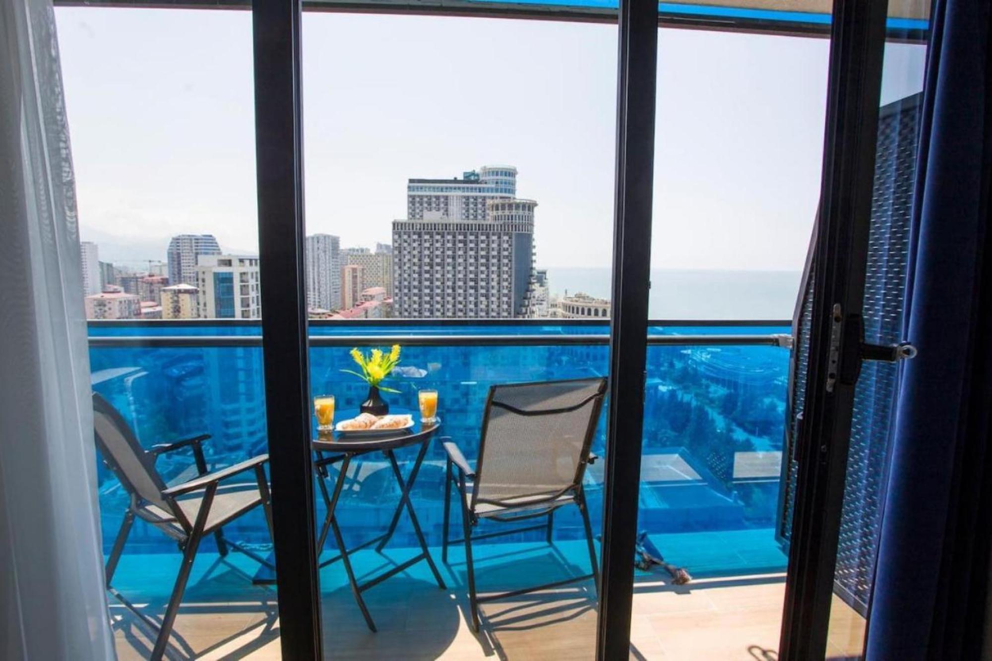 Orbi City Sea View Aparthotel Batumi Esterno foto