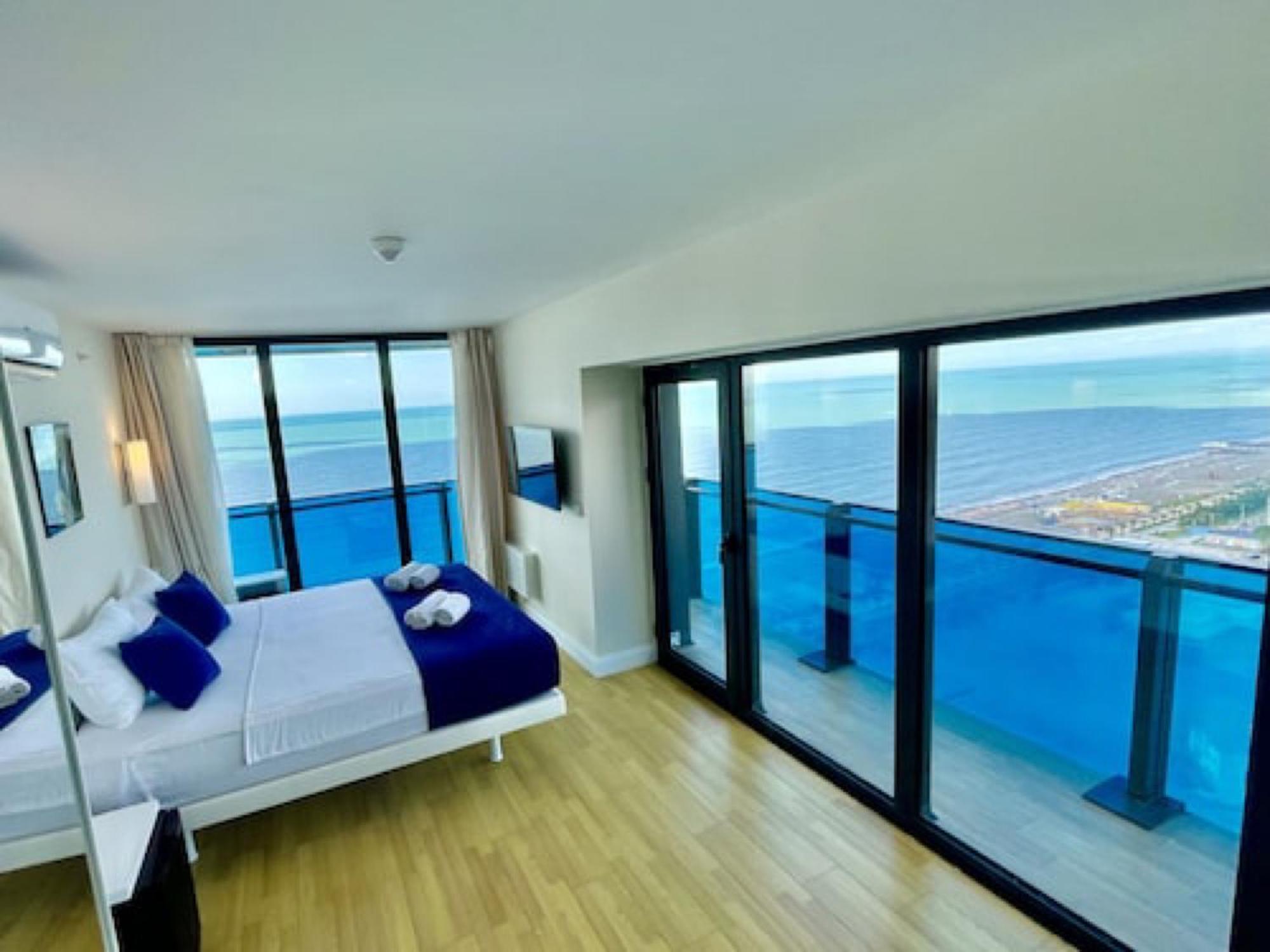 Orbi City Sea View Aparthotel Batumi Esterno foto