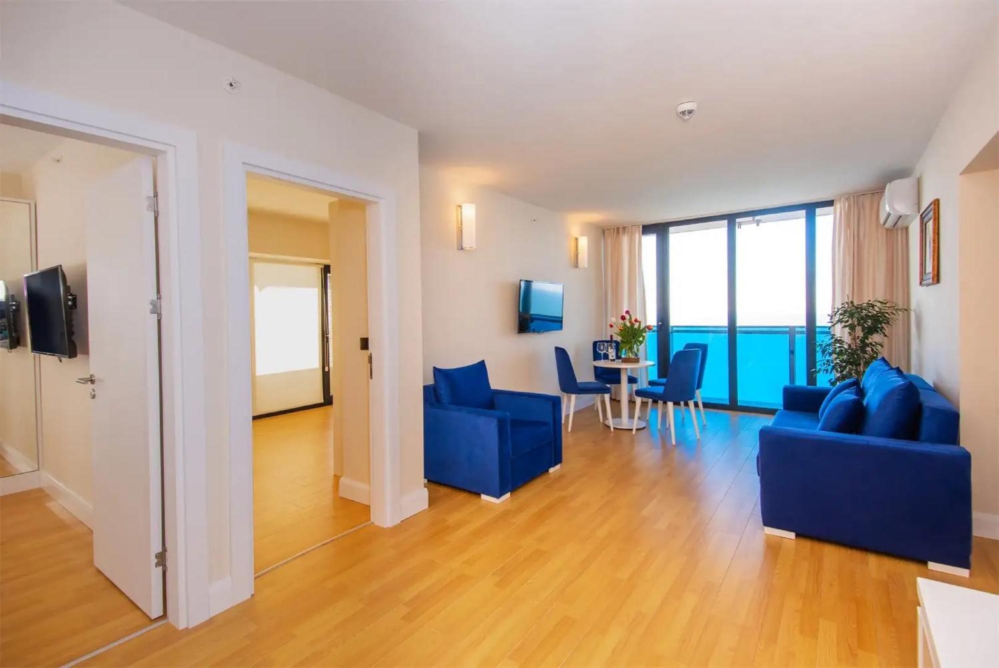 Orbi City Sea View Aparthotel Batumi Esterno foto