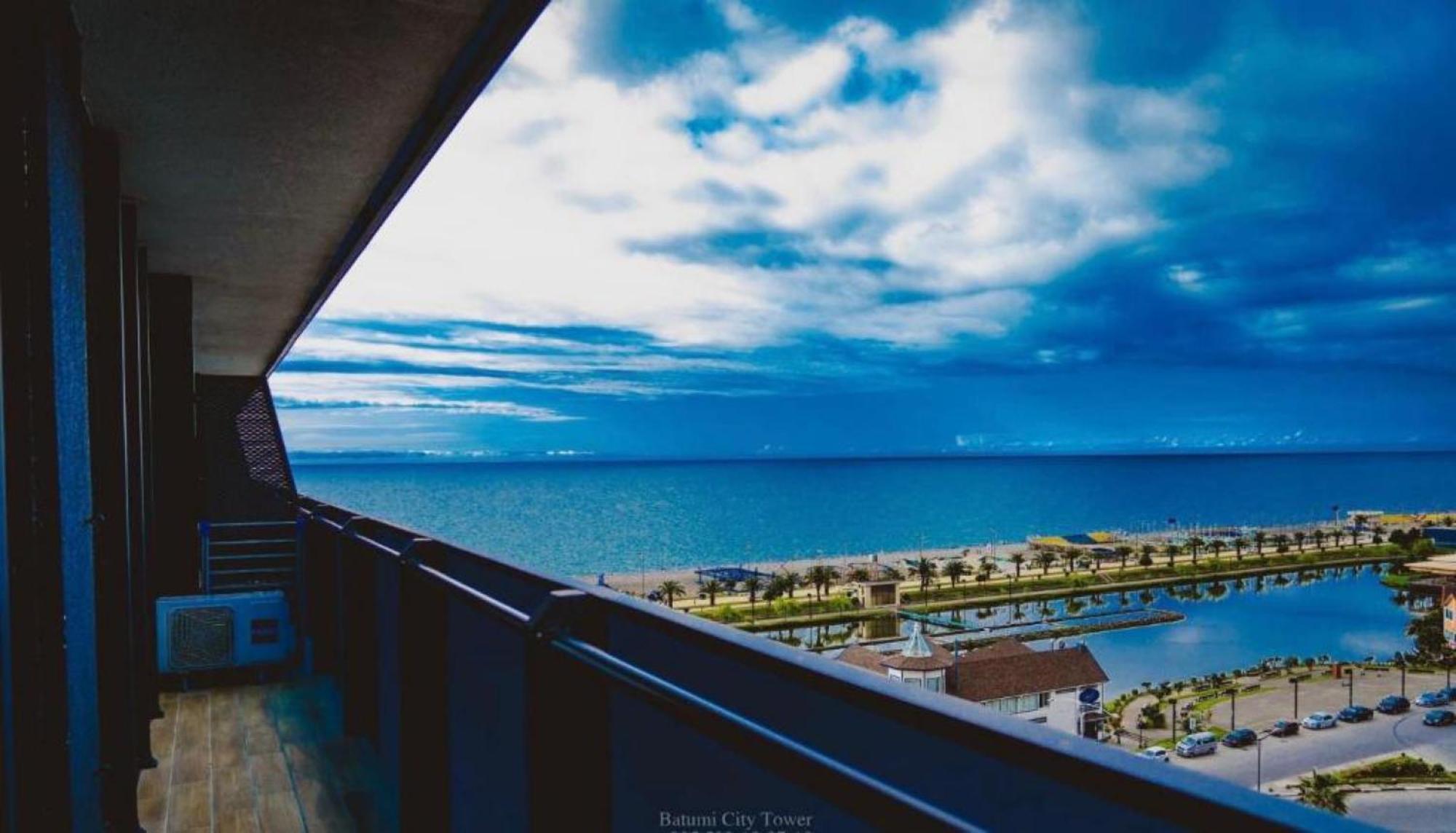 Orbi City Sea View Aparthotel Batumi Esterno foto