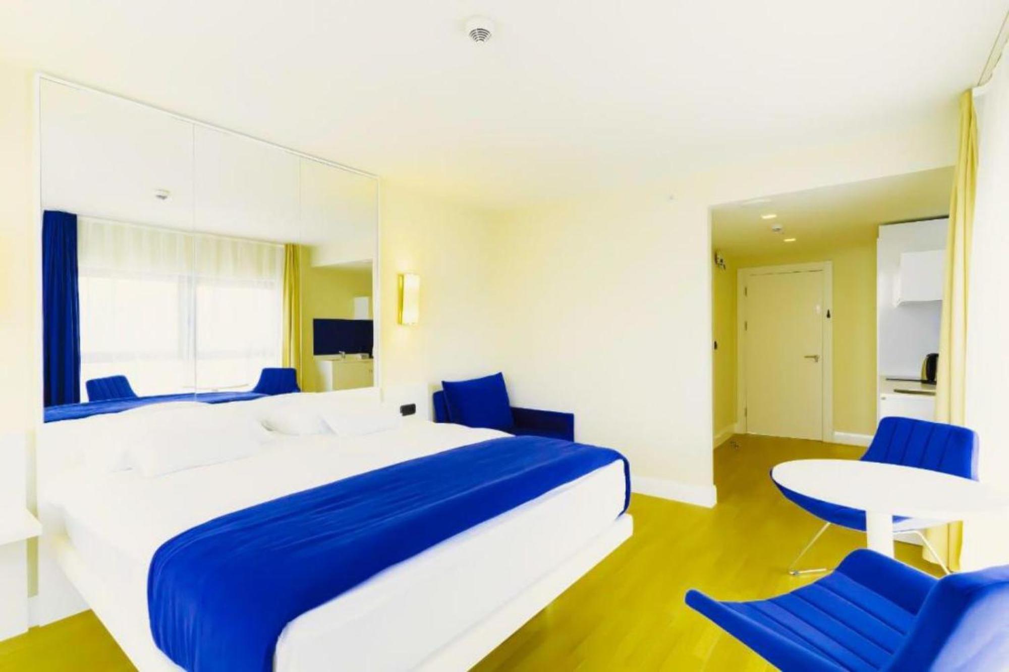 Orbi City Sea View Aparthotel Batumi Esterno foto