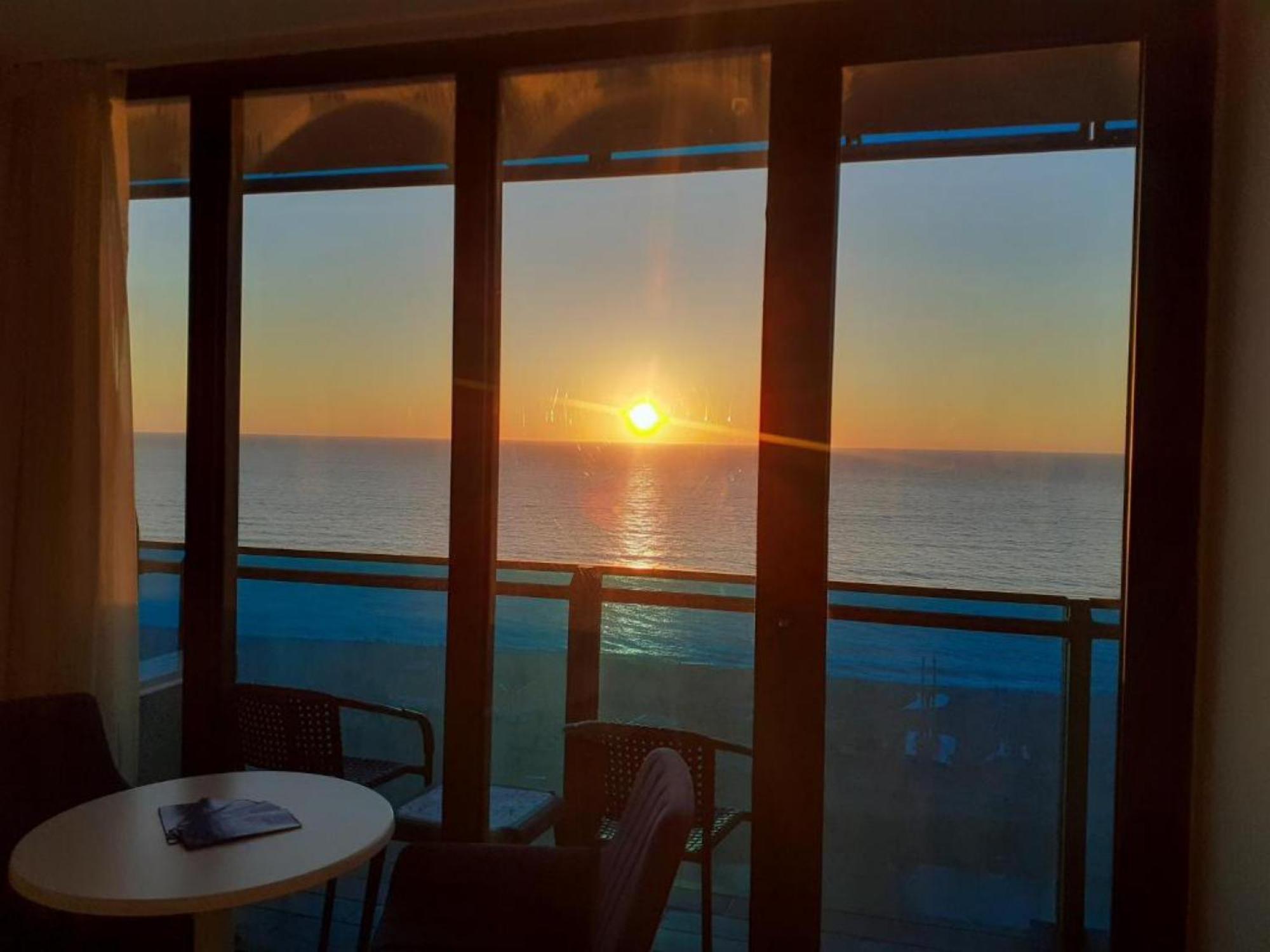 Orbi City Sea View Aparthotel Batumi Esterno foto